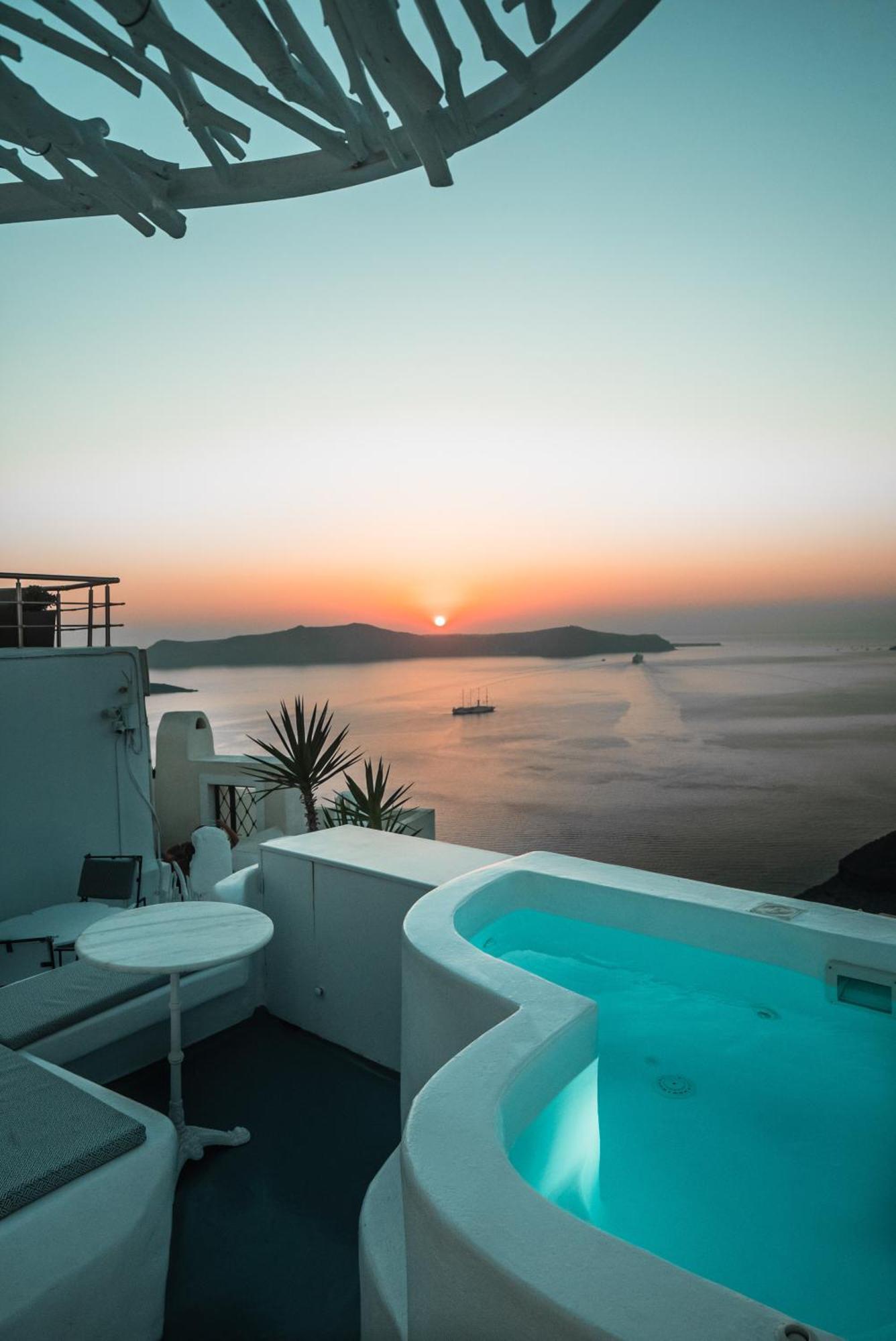 Trieris Villa & Suites Fira  Exterior foto